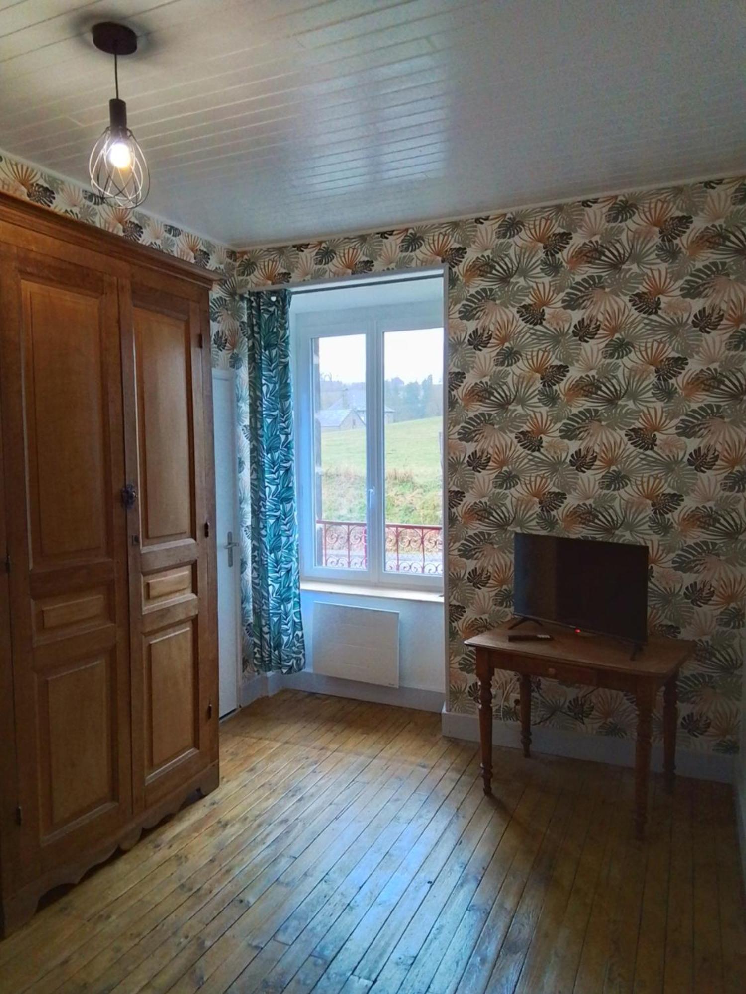 Grande Maison 7 Chambres Cheylade Esterno foto